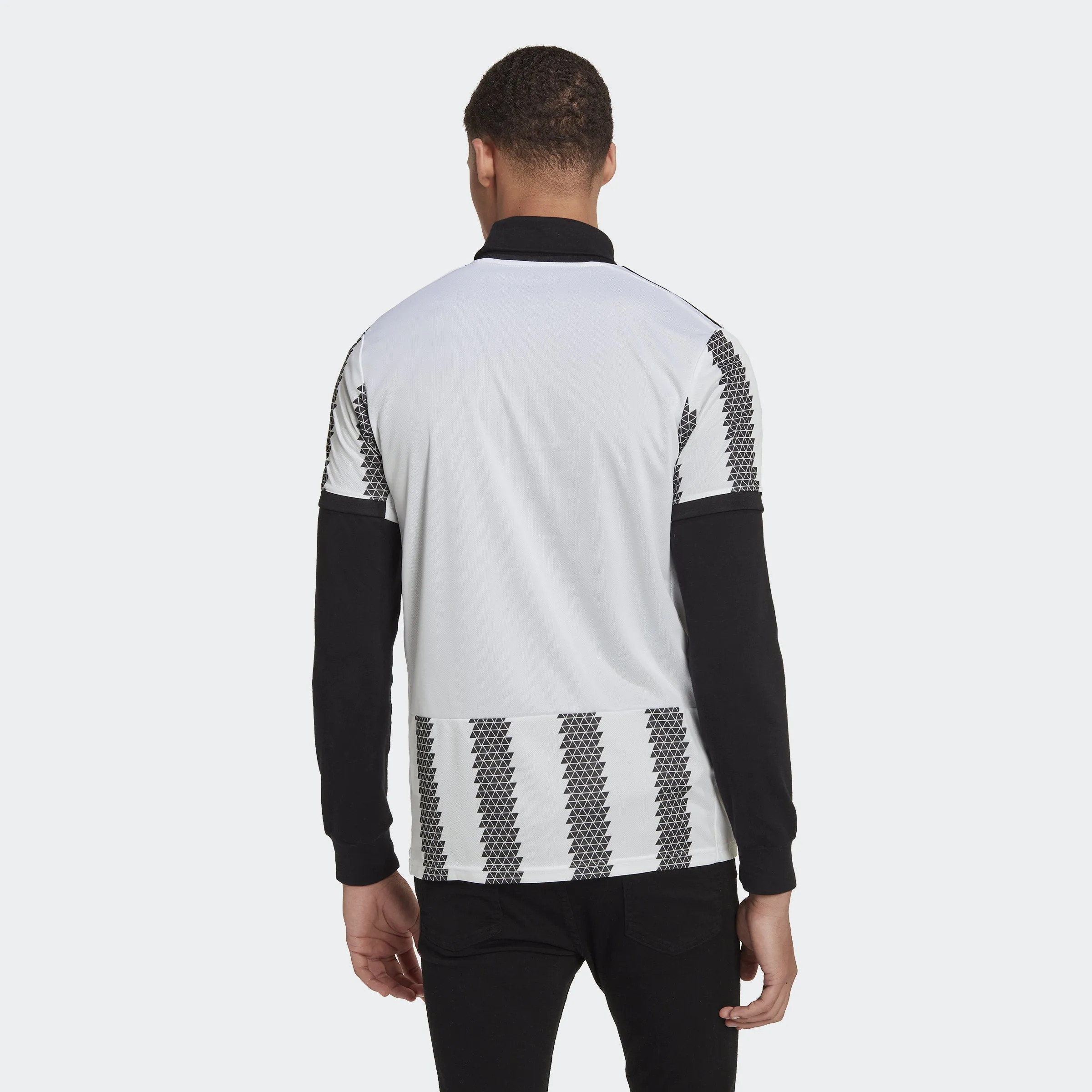 Men's adidas Juventus 22/23 Home Jersey