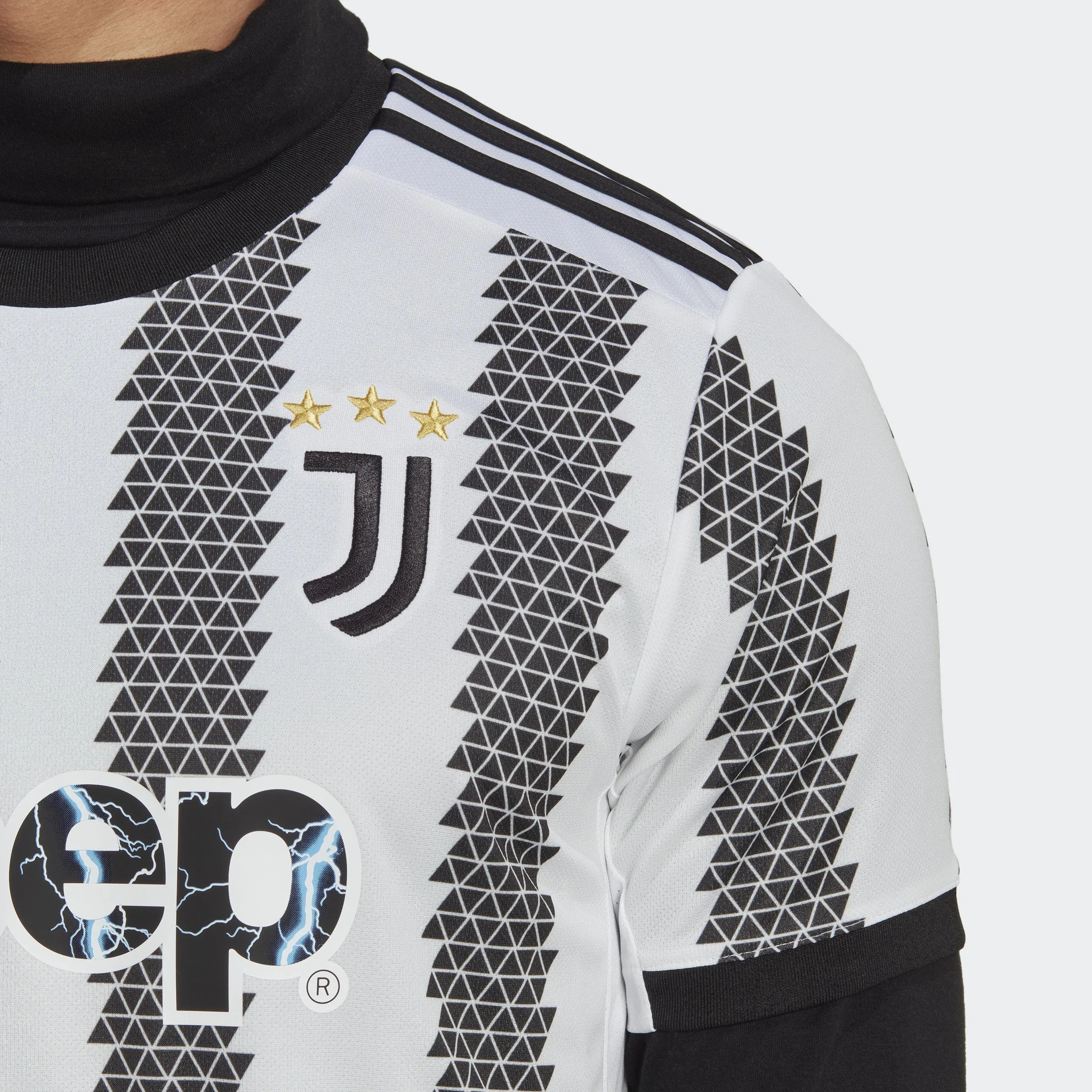 Men's adidas Juventus 22/23 Home Jersey