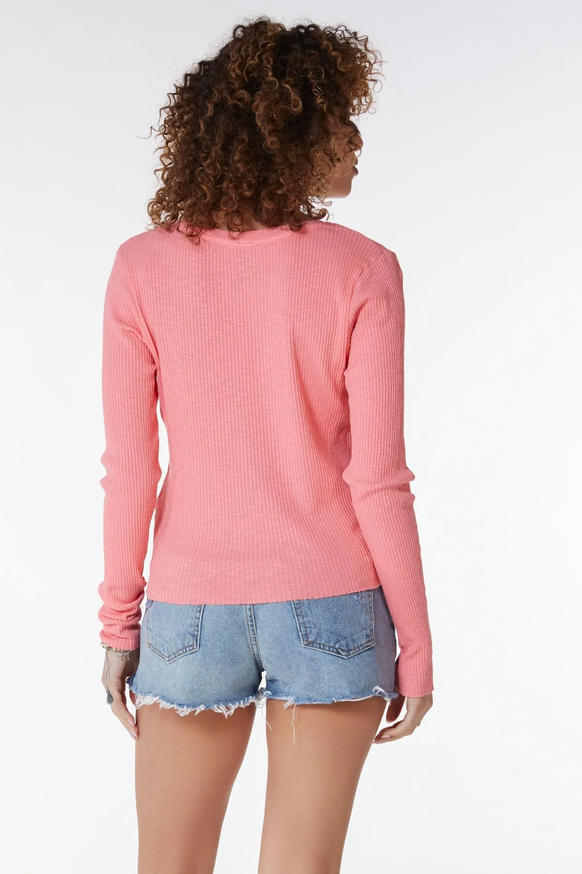 V-Neck Cropped Boxy Tee - Kisses